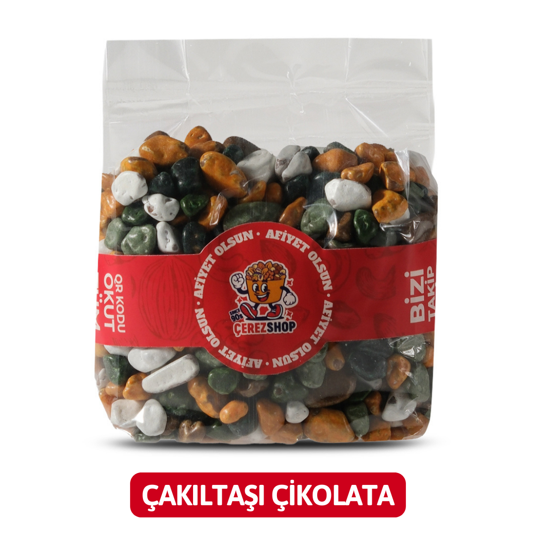 Renkli sütlü çakıltaşı çikolata ve şekerleme - Bayram ve iftar sonrası için çocukların favorisi eğlenceli tatlı ikramı.
