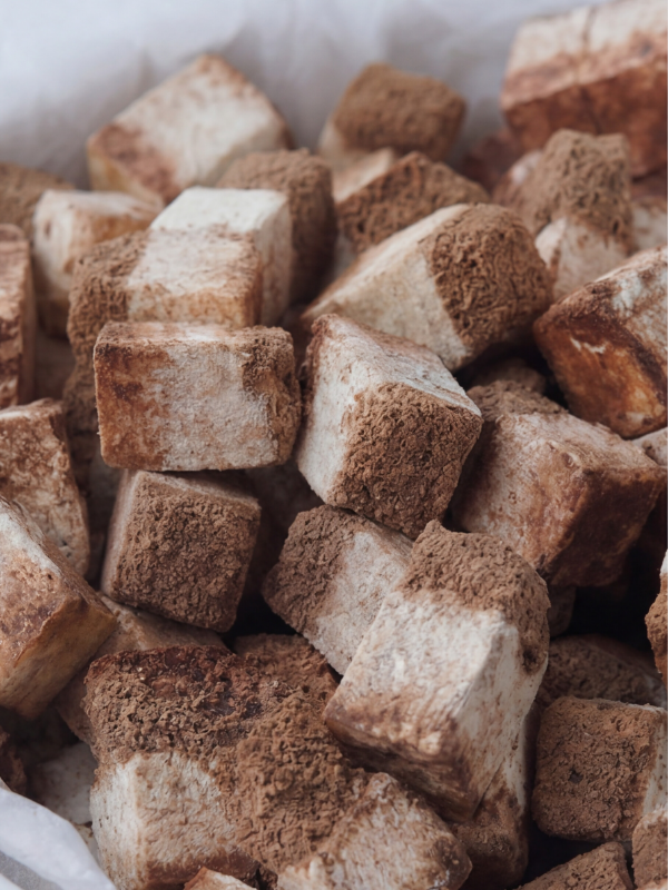 Freeze Dried Tiramisu – Kurutulmuş Çıtır Tiramisu Küpleri, Kahveli Kakaolu Atıştırmalık