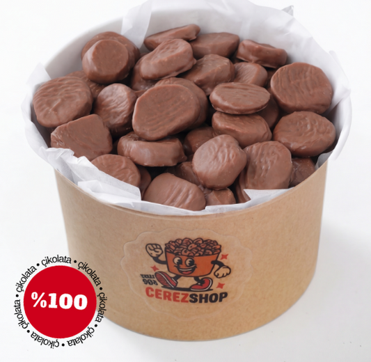 Çerezshop çikolatalı freeze dried muz küçük kase içinde çikolata kaplı muz parçaları görünümü