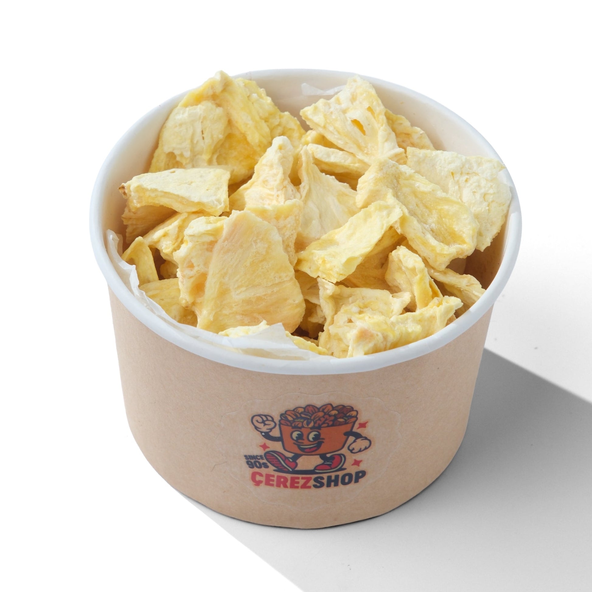 Çerezshop Freeze Dried Ananas küçük kase içinde dondurularak kurutulmuş şekersiz ananas dilimleri görünümü