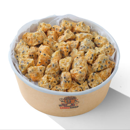 Çerezshop Freeze Dried Çarkıfelek Meyvesi büyük kase içinde dondurularak kurutulmuş şekersiz çarkıfelek meyvesi parçaları görünümü