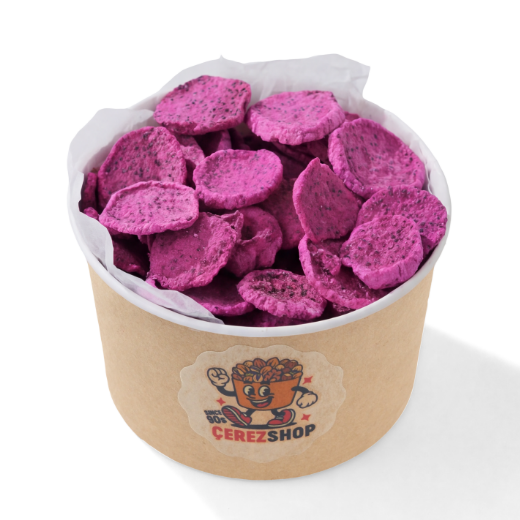 Freeze dried kırmızı ejder meyvesi küçük çerezshop kasesi içinde