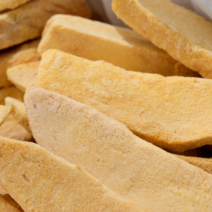 Freeze Dried Mango yakın plan dondurularak kurutulmuş meyve dokusu