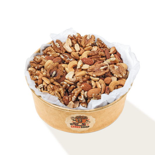 Çerez Shop Kabuksuz Lüks Karışık Kuruyemiş 1 KG - Kavrulmuş Kaju, Badem, Ceviz ve Yer Fıstığından Oluşan Ayıklanmış Pratik İkramlık.