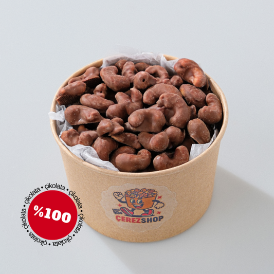Klasik Lezzetlerin Çerez Shop Kalitesiyle Buluşması - Tam Kıvamında Kavrulmuş Bütün Kaju Fıstığı ve İpeksi Sütlü Çikolatanın Kusursuz Uyumu.