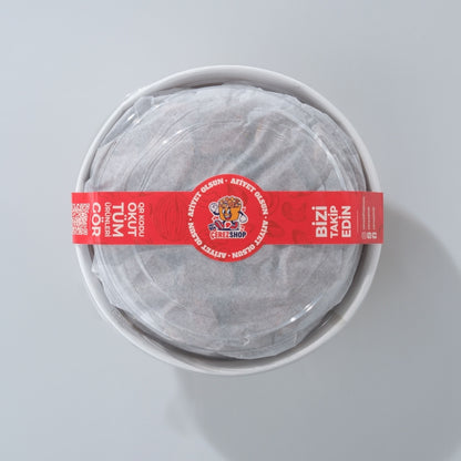 Çiğ karışık kuruyemiş paket görsel üstten çekim